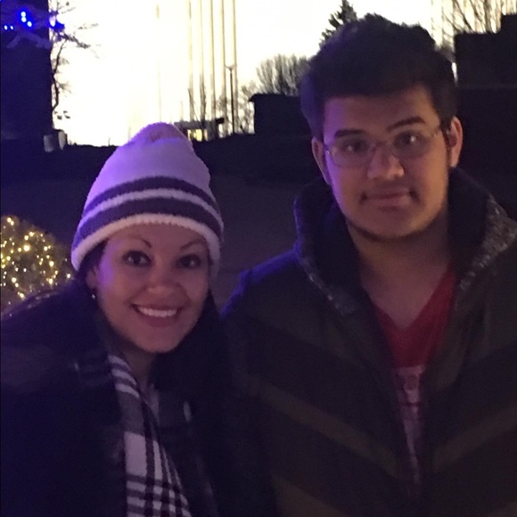 Meet your Posher, Edrienne - Picture 4 of 7